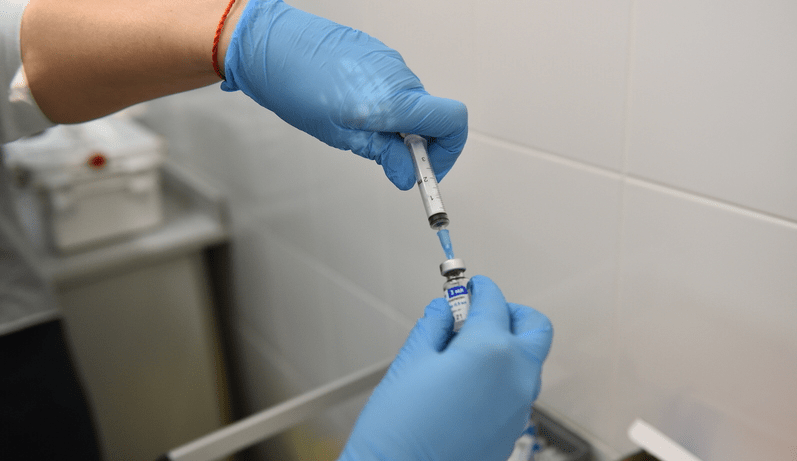 Какие законы регулируют вакцинацию от коронавируса