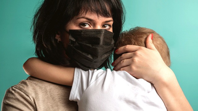 Опасность омикрон-штамма коронавируса для детей